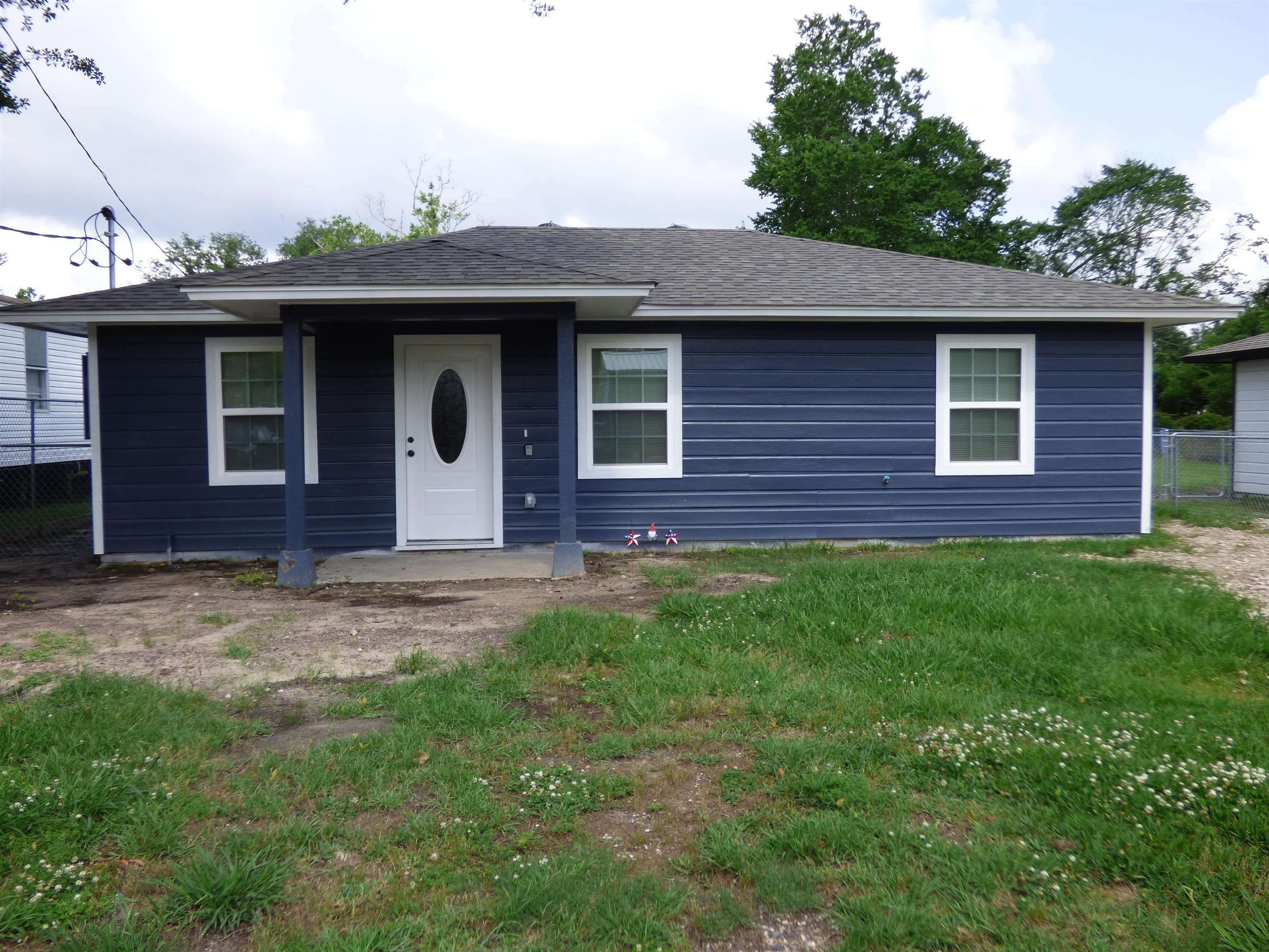 Property Photo:  2320 N 3rd  TX 77630 