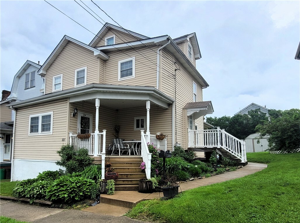 Property Photo:  327 Painter St  PA 15601 