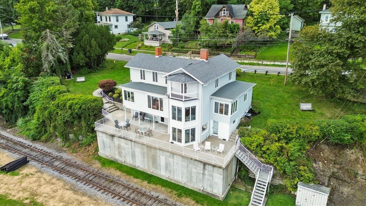 Property Photo:  75 Salt Point Road  NY 14891 