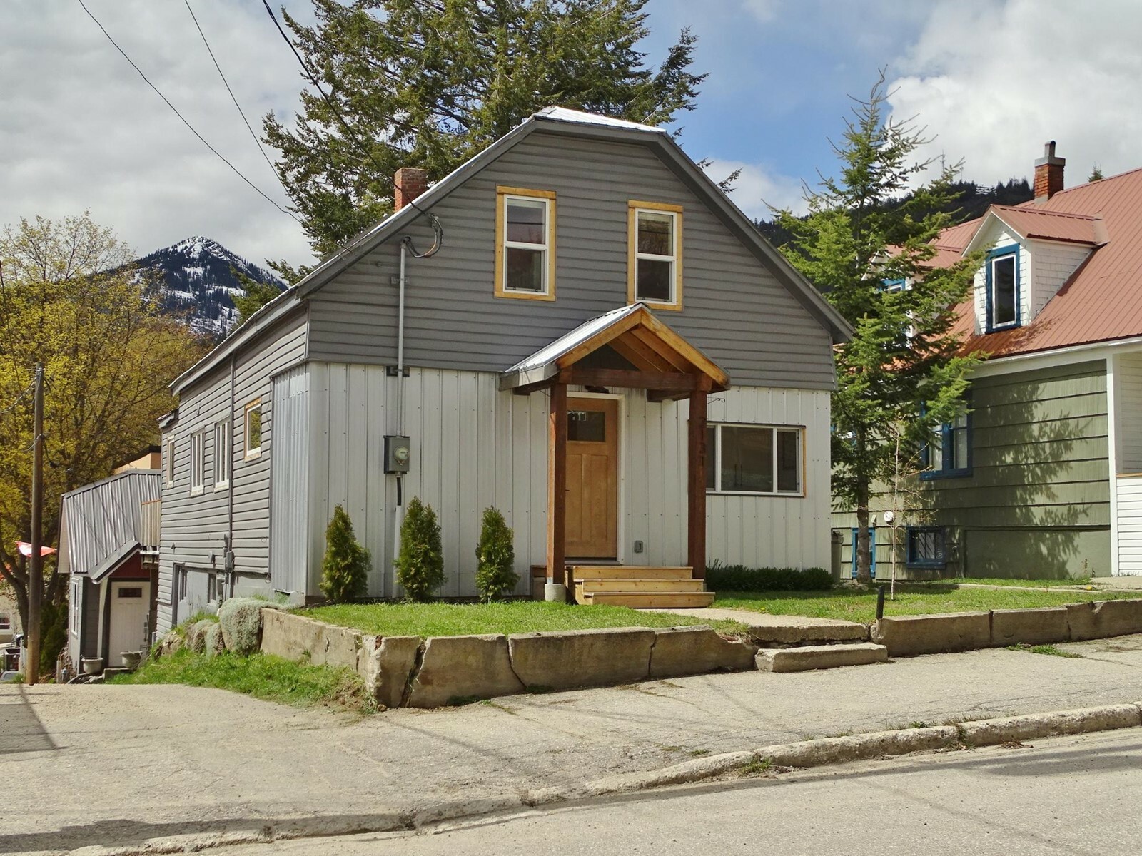 Property Photo:  2131 Queen Street  BC V0G 1Y0 