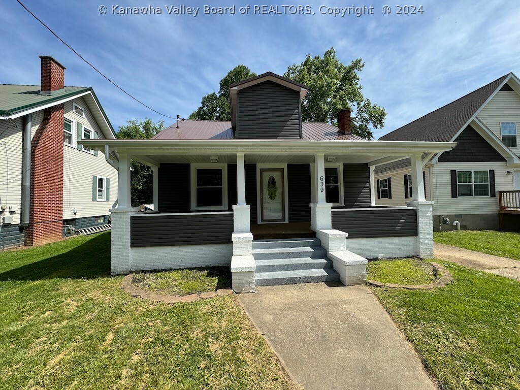 Property Photo:  639 Maywood Avenue E  WV 25045 