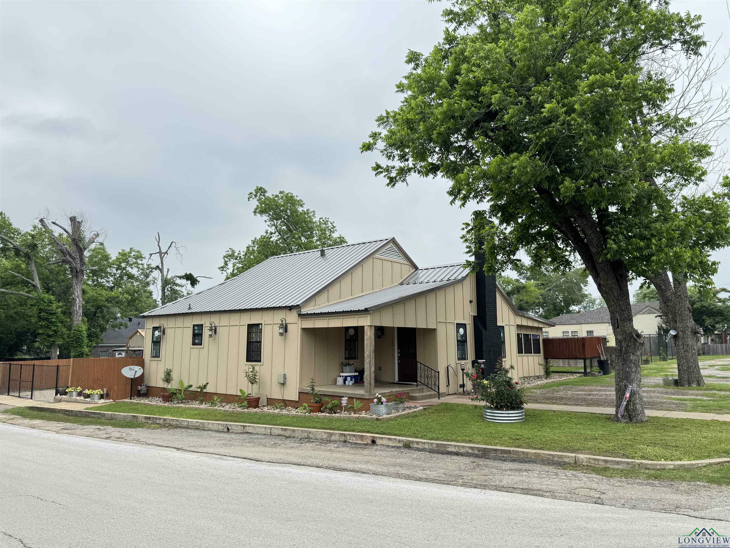 Property Photo:  216 Rogers Street  TX 75654 