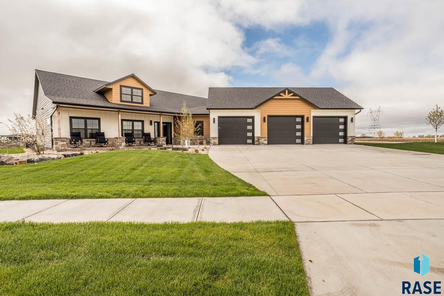 Property Photo: 1827 Tom Sawyer Trl SD 57032