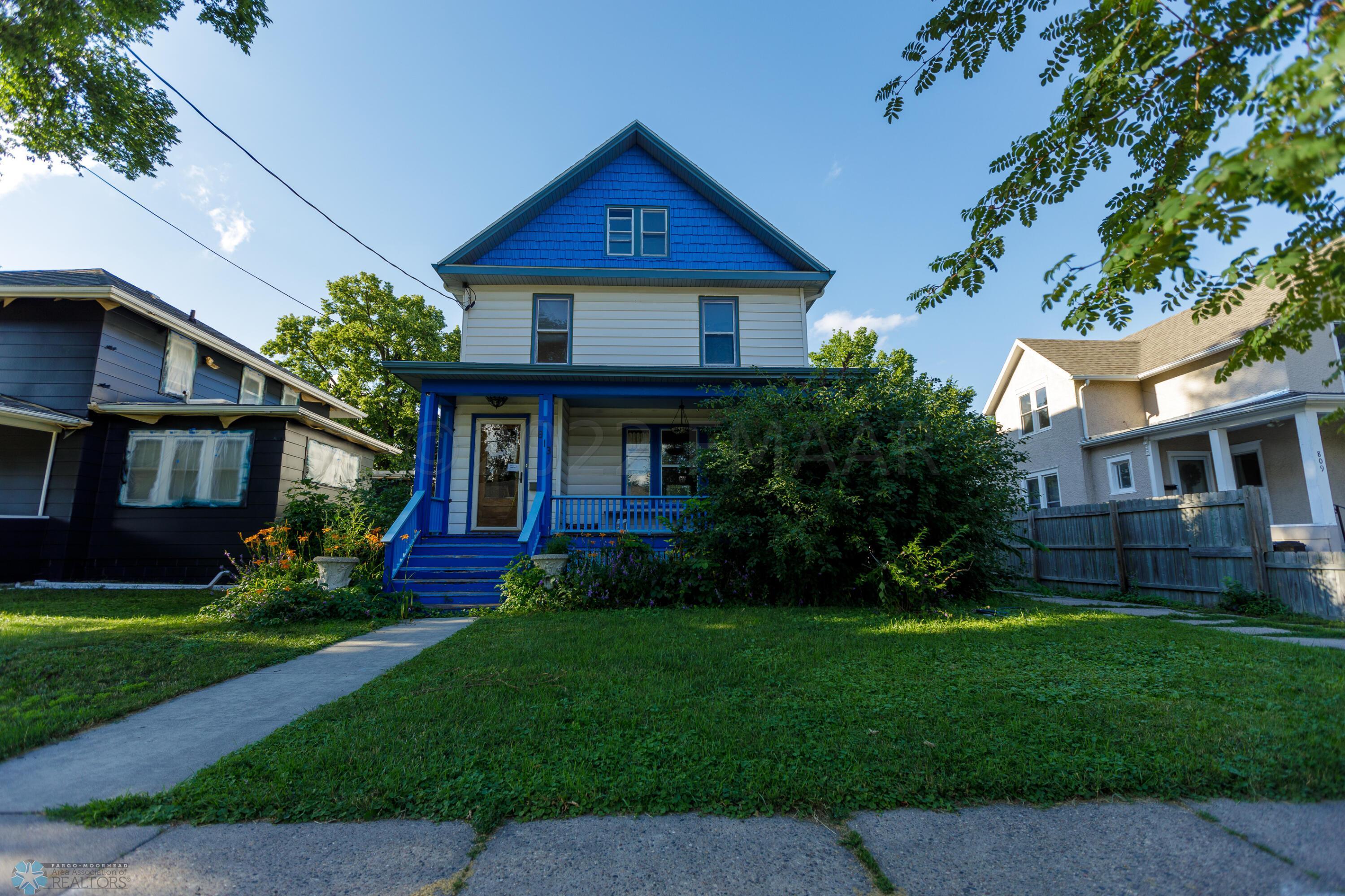 Property Photo: 813 11 Avenue N ND 58102