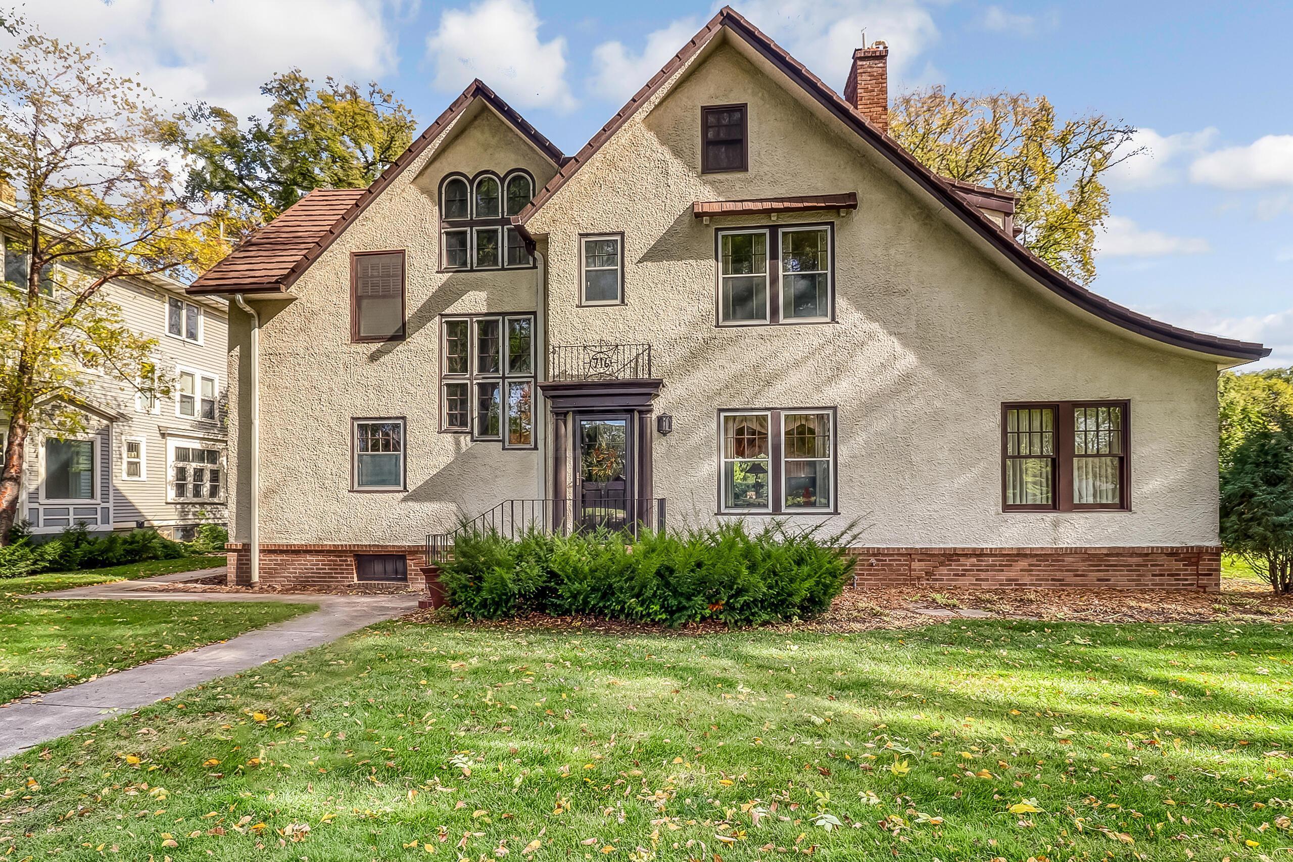 Property Photo: 716 8 Street S ND 58103
