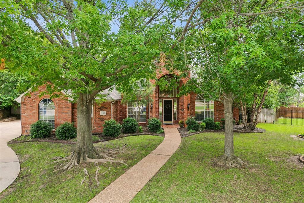 Property Photo:  1420 Cambridge Crossing  TX 76092 