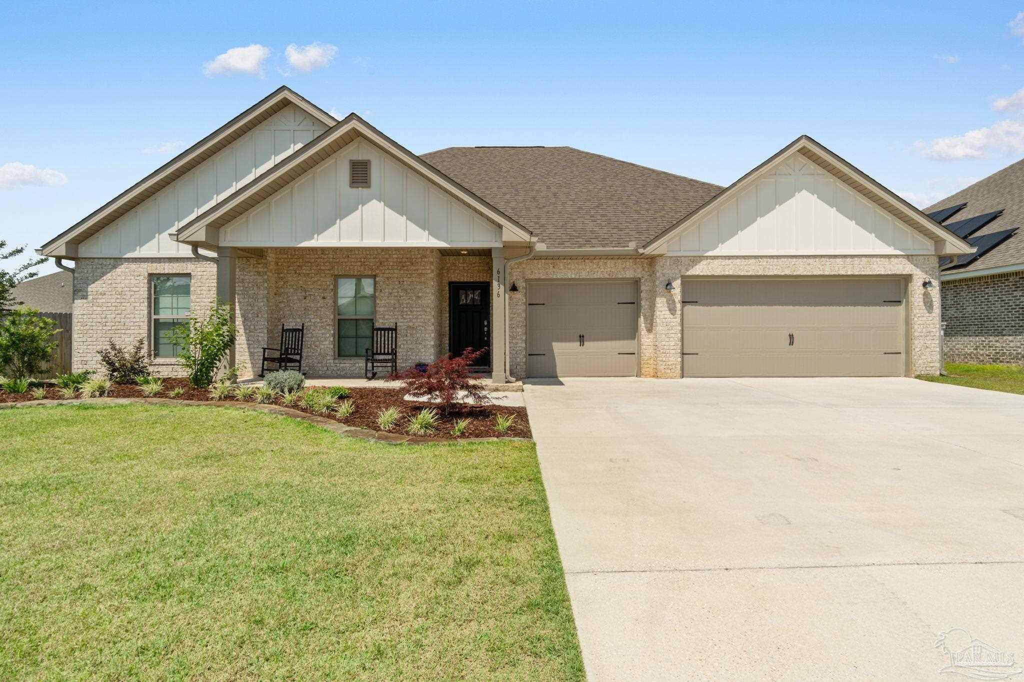 Property Photo: 6136 Cherry Hill Cir FL 32571