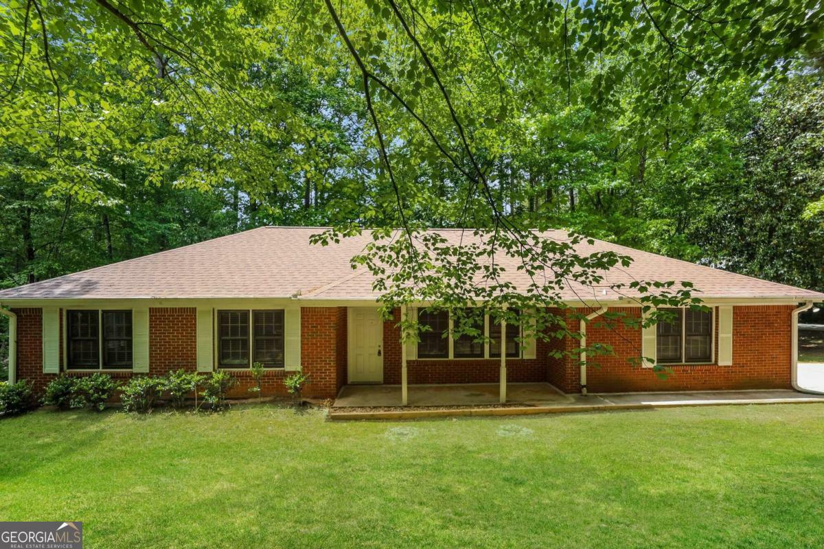 Property Photo:  4032 Golfview Drive  GA 30180 