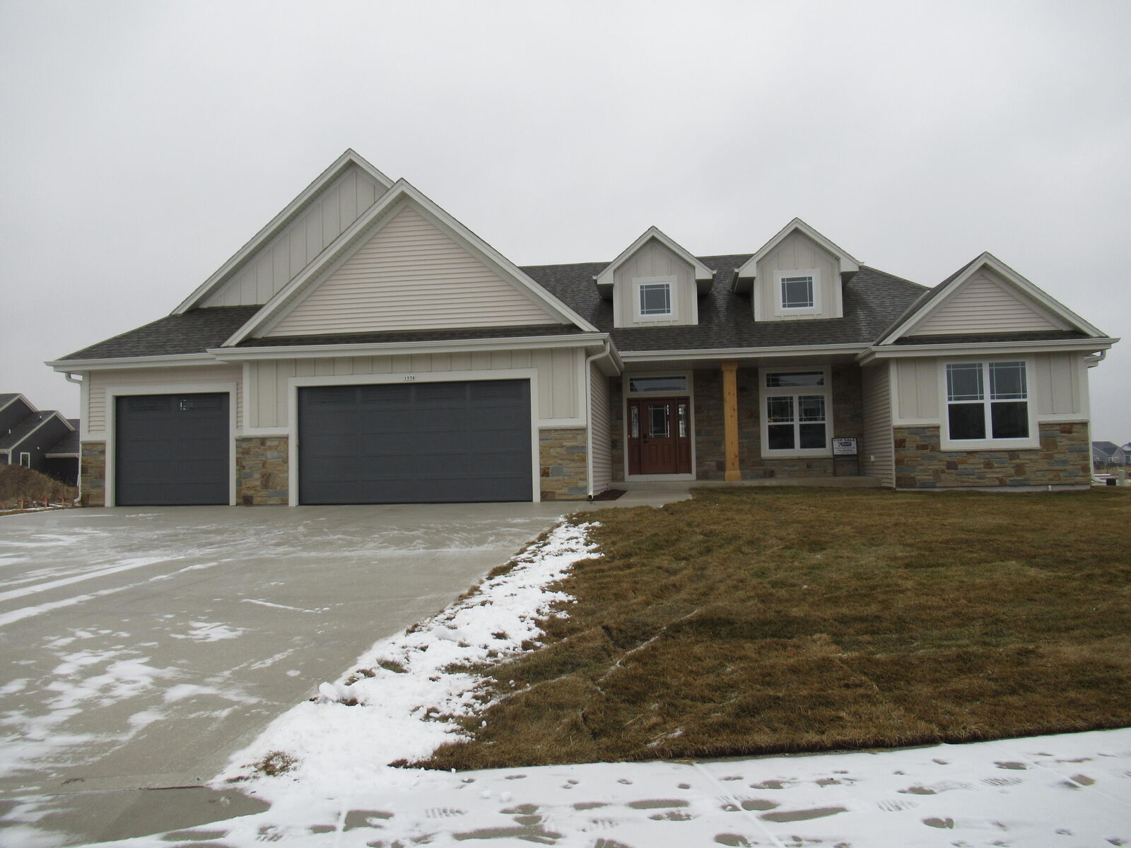 Property Photo:  1538 Creekview Ct  WI 53066 