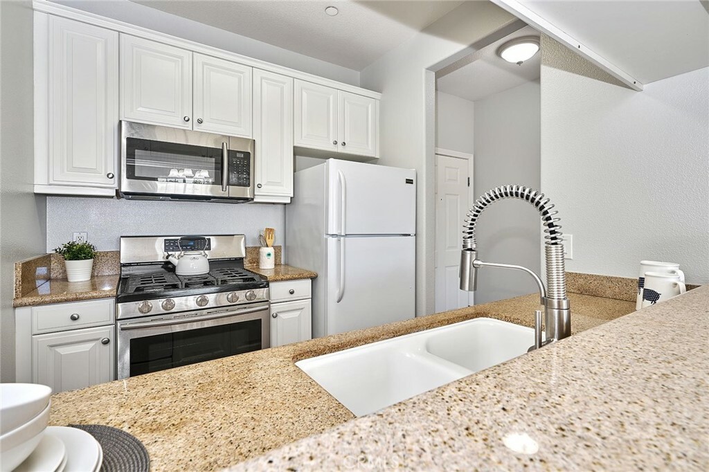 Property Photo:  3120 Sepulveda Blvd 202  CA 90505 