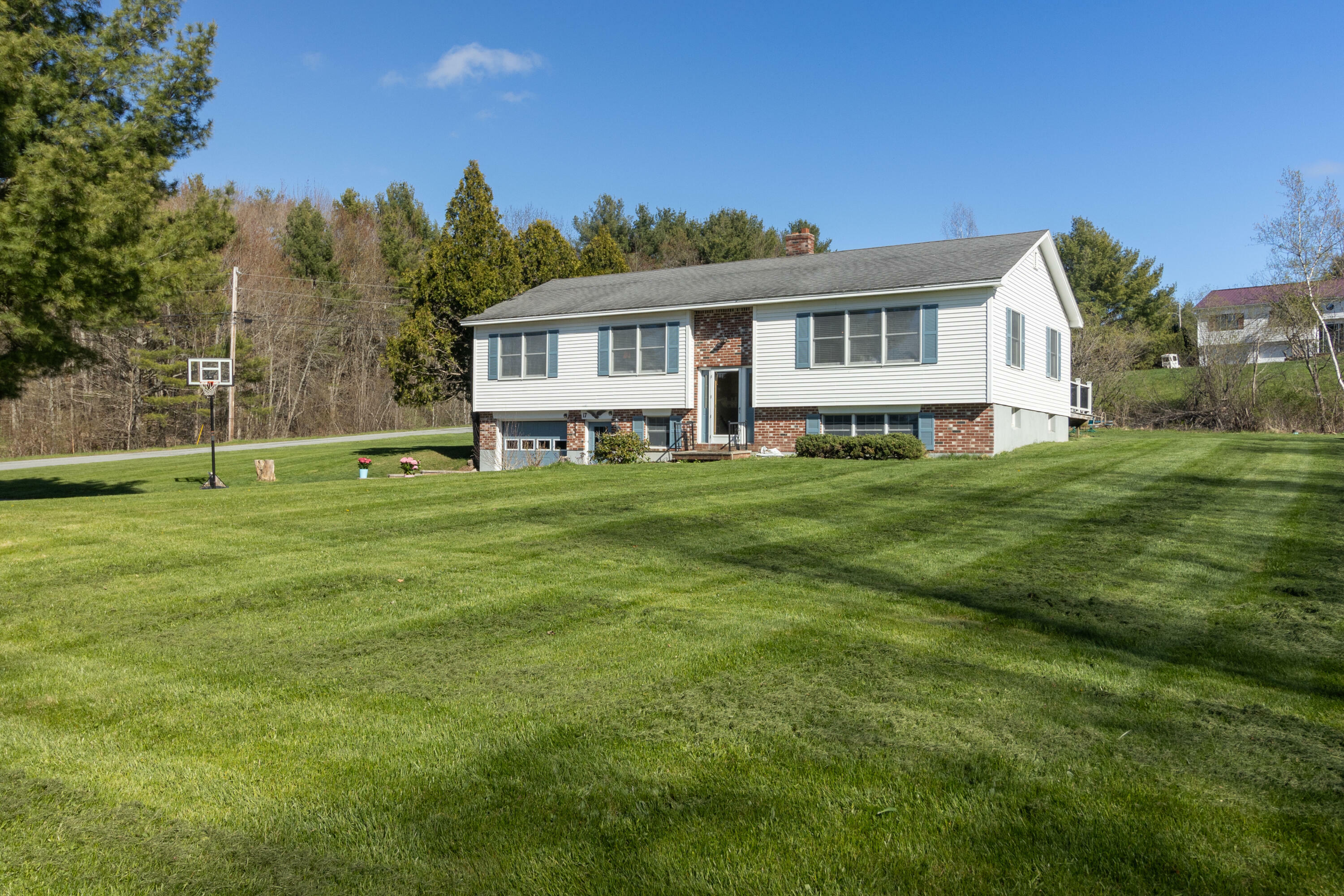 Property Photo:  17 Hillside Boulevard  ME 04412 