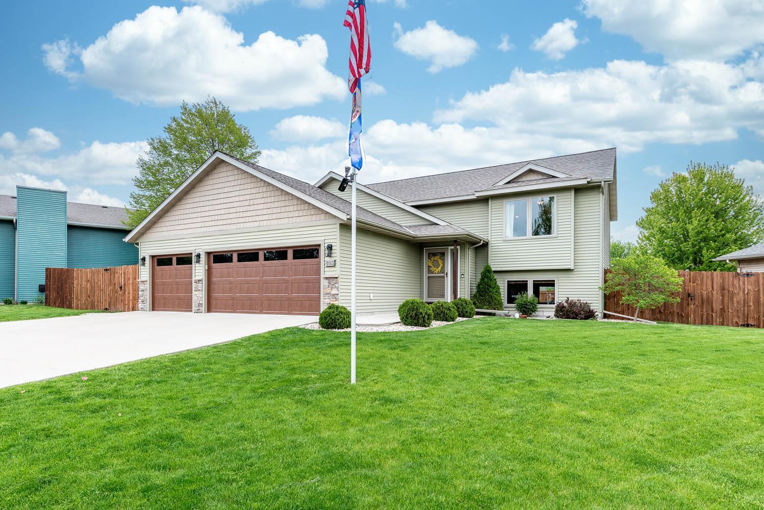 Property Photo: 403 Perry Street MN 56024