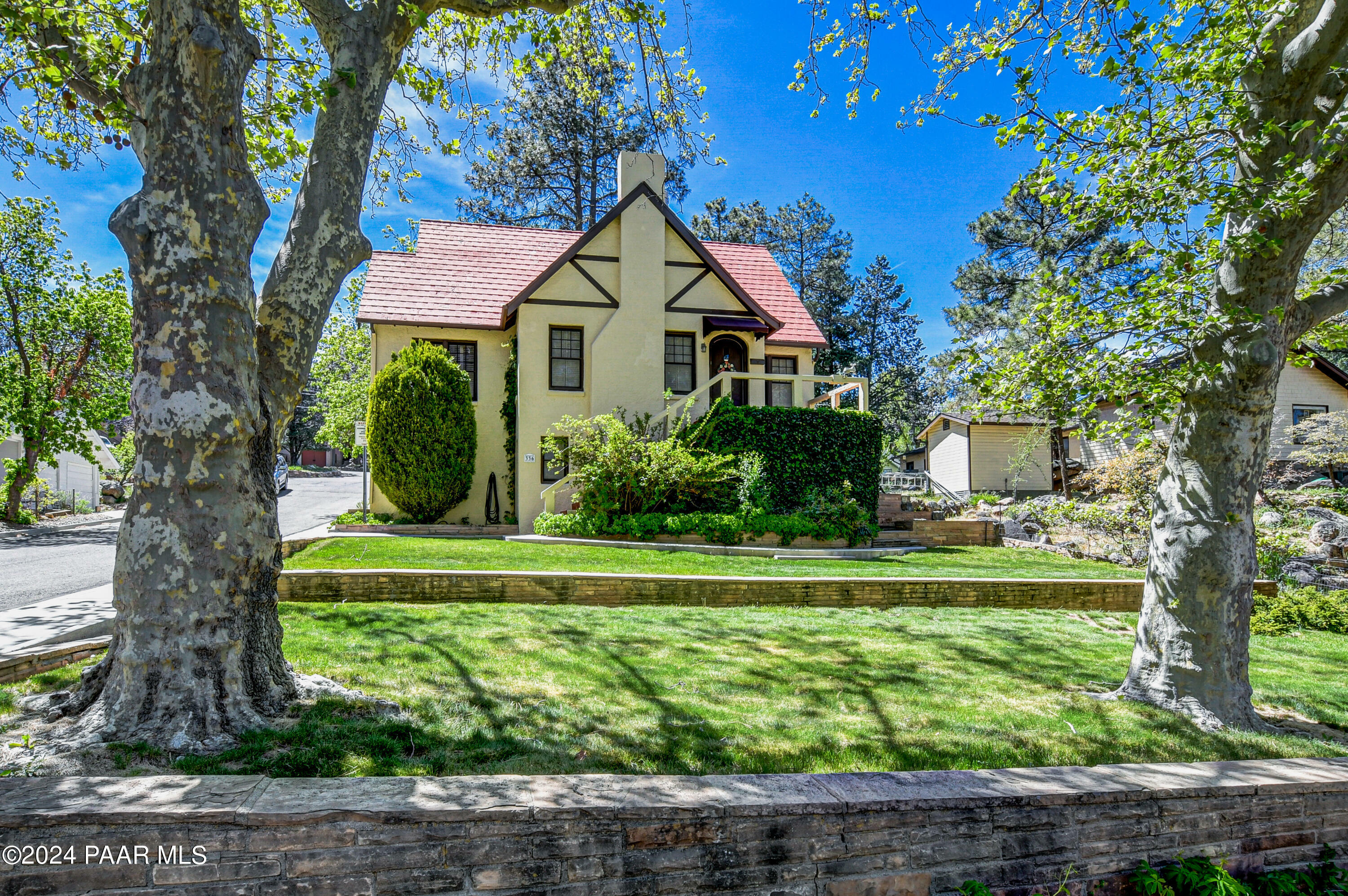 Property Photo:  336 Park Avenue  AZ 86303 