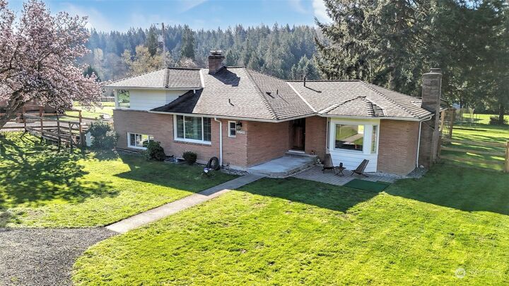 21729 SE May Valley Road  Issaquah WA 98027 photo