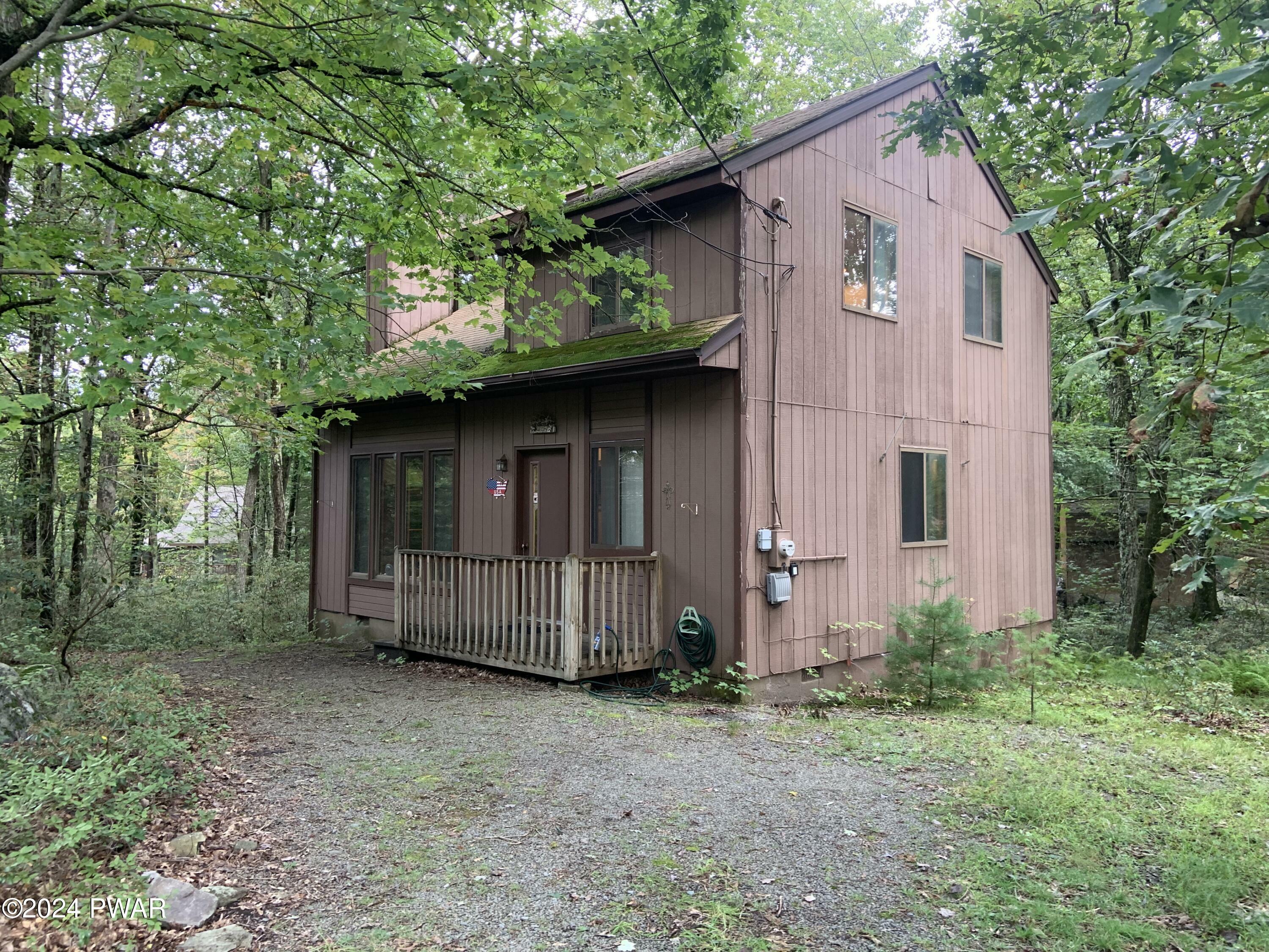 Property Photo:  223 Comstock Dr Drive  PA 18428 