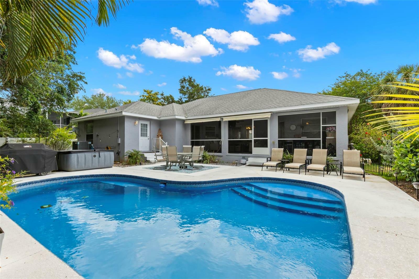 Property Photo:  860 2nd Avenue S  FL 33715 