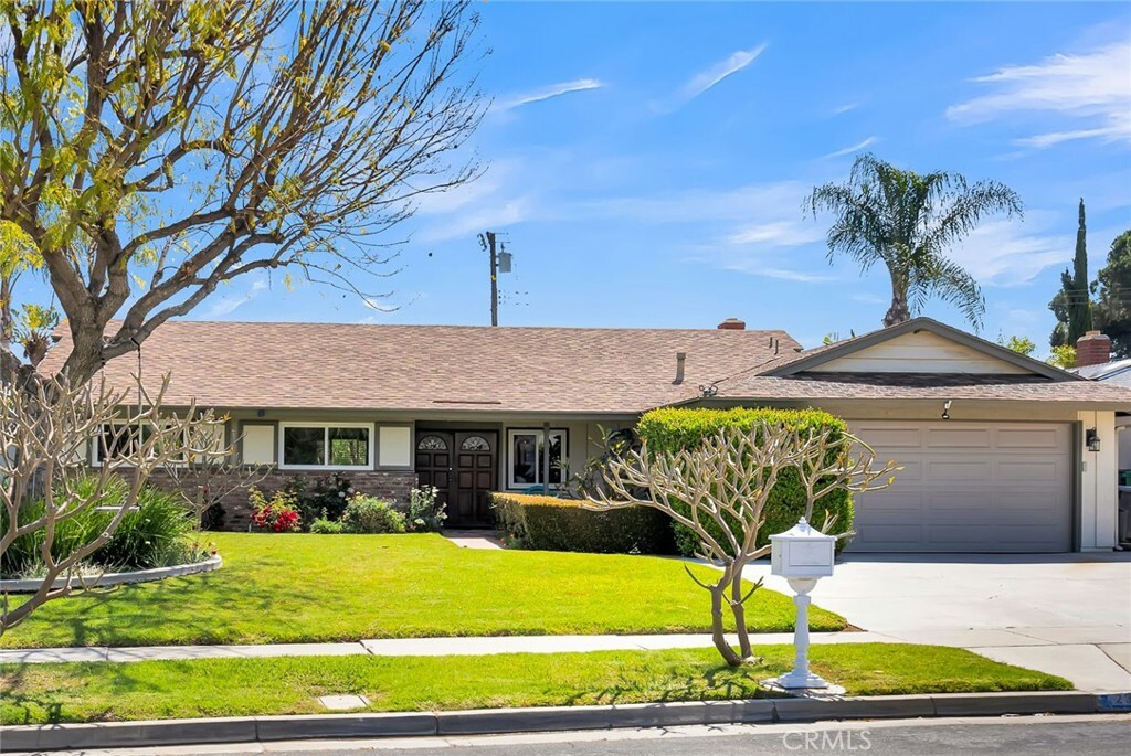 2353 S Cota Avenue  Corona CA 92882 photo