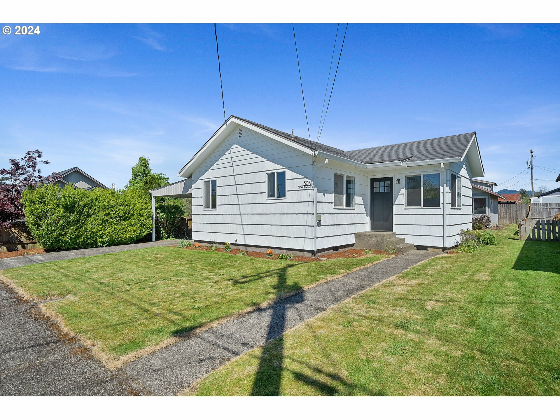 507 Cedar Ave  Tillamook OR 97141 photo