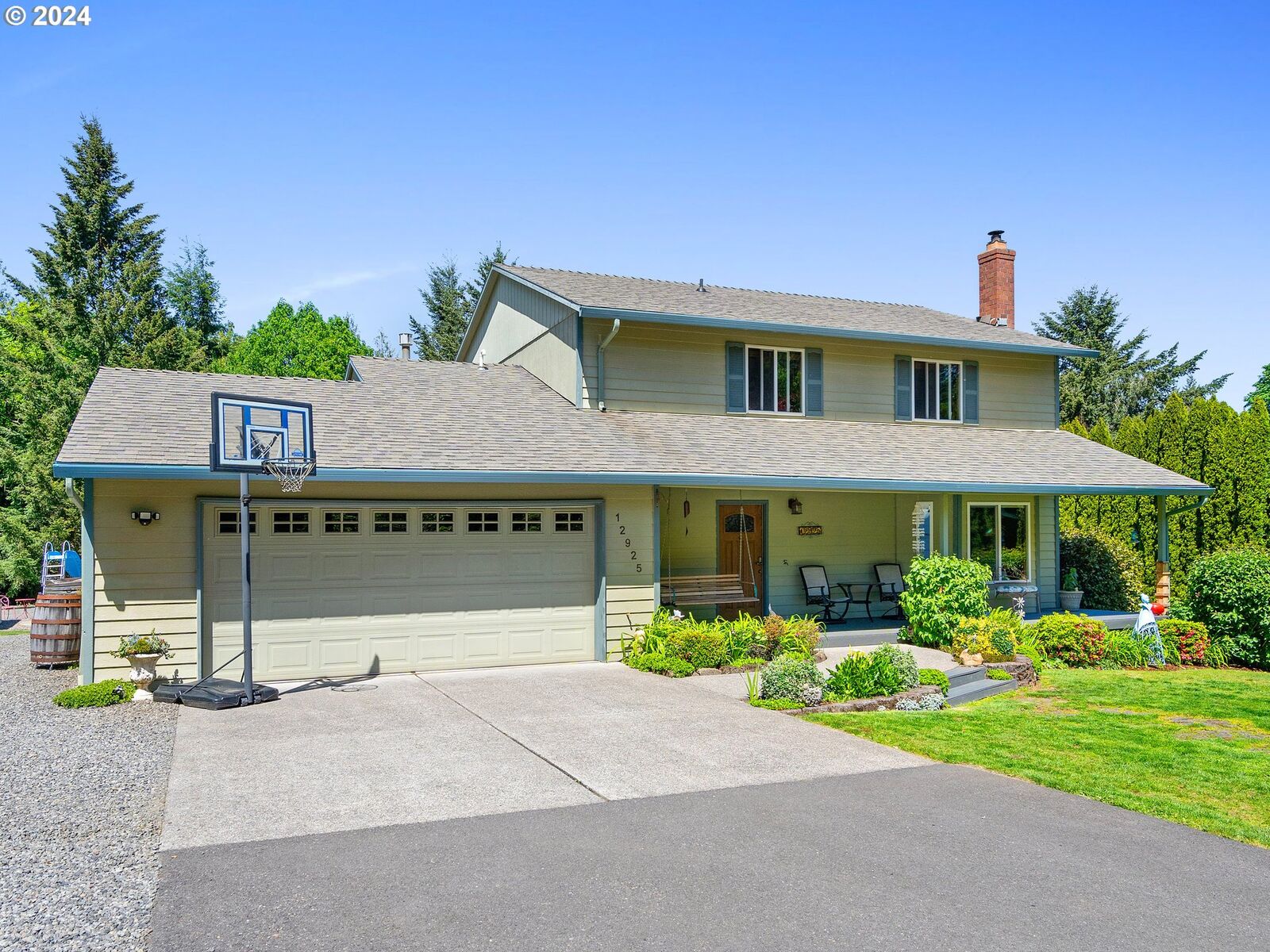 Property Photo:  12925 SE Flavel St  OR 97236 