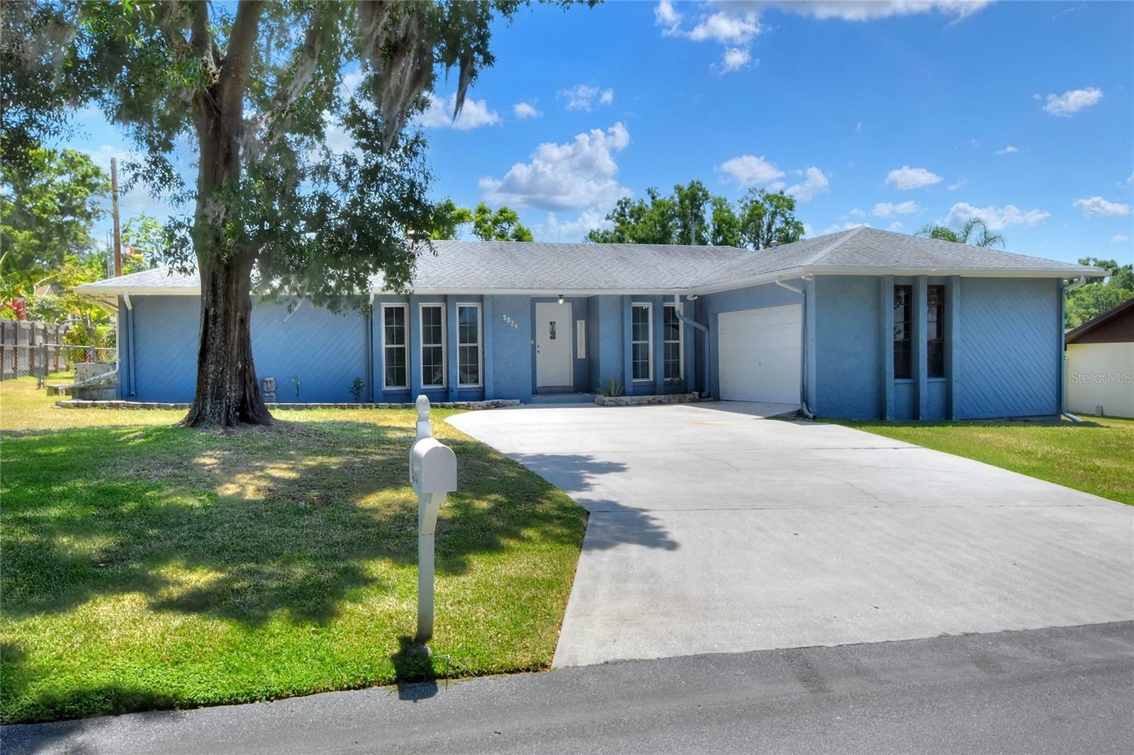 Property Photo:  5024 Fairfax W  FL 33813 