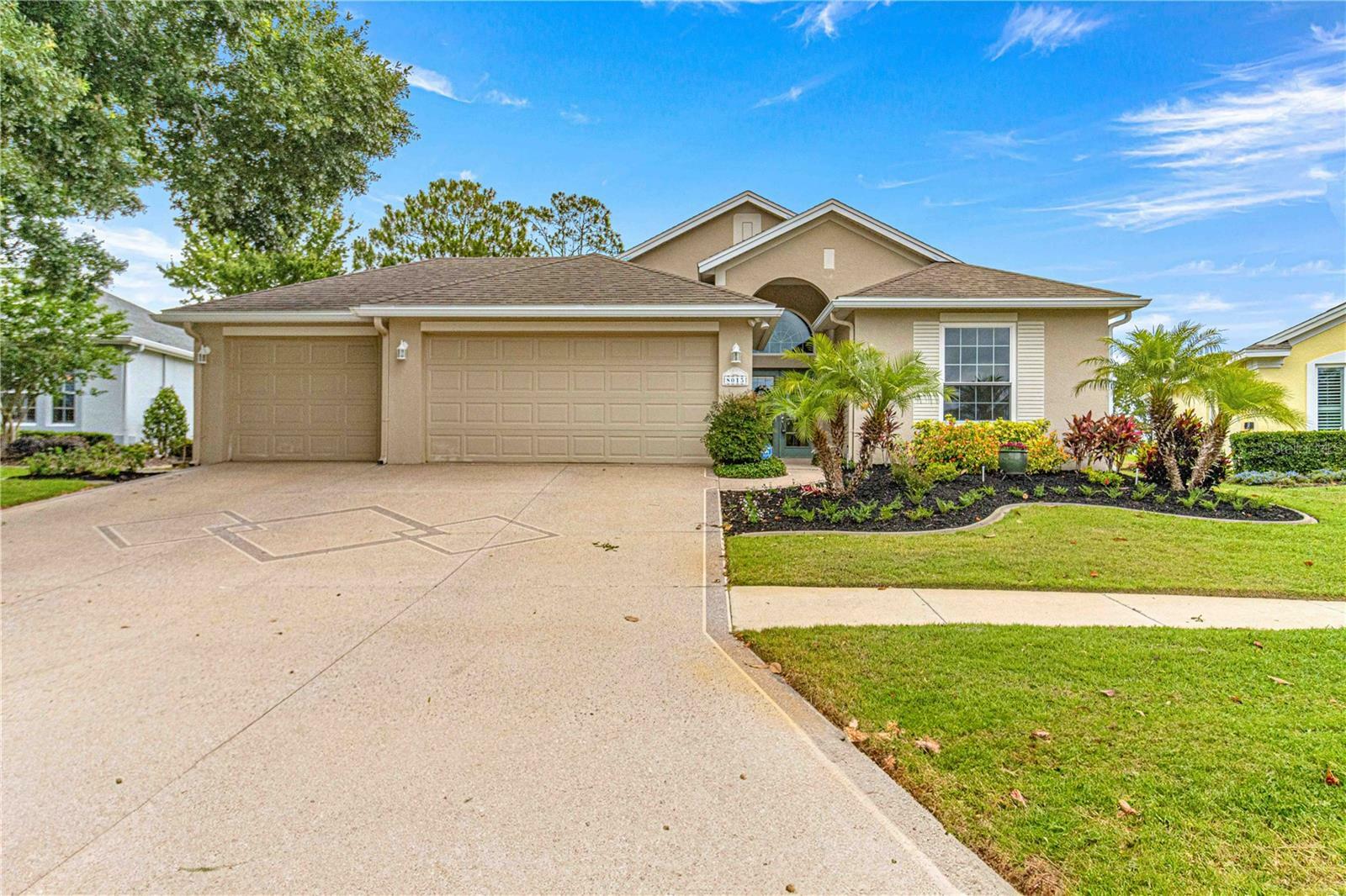 Property Photo:  8015 Pine Hollow Drive  FL 32757 