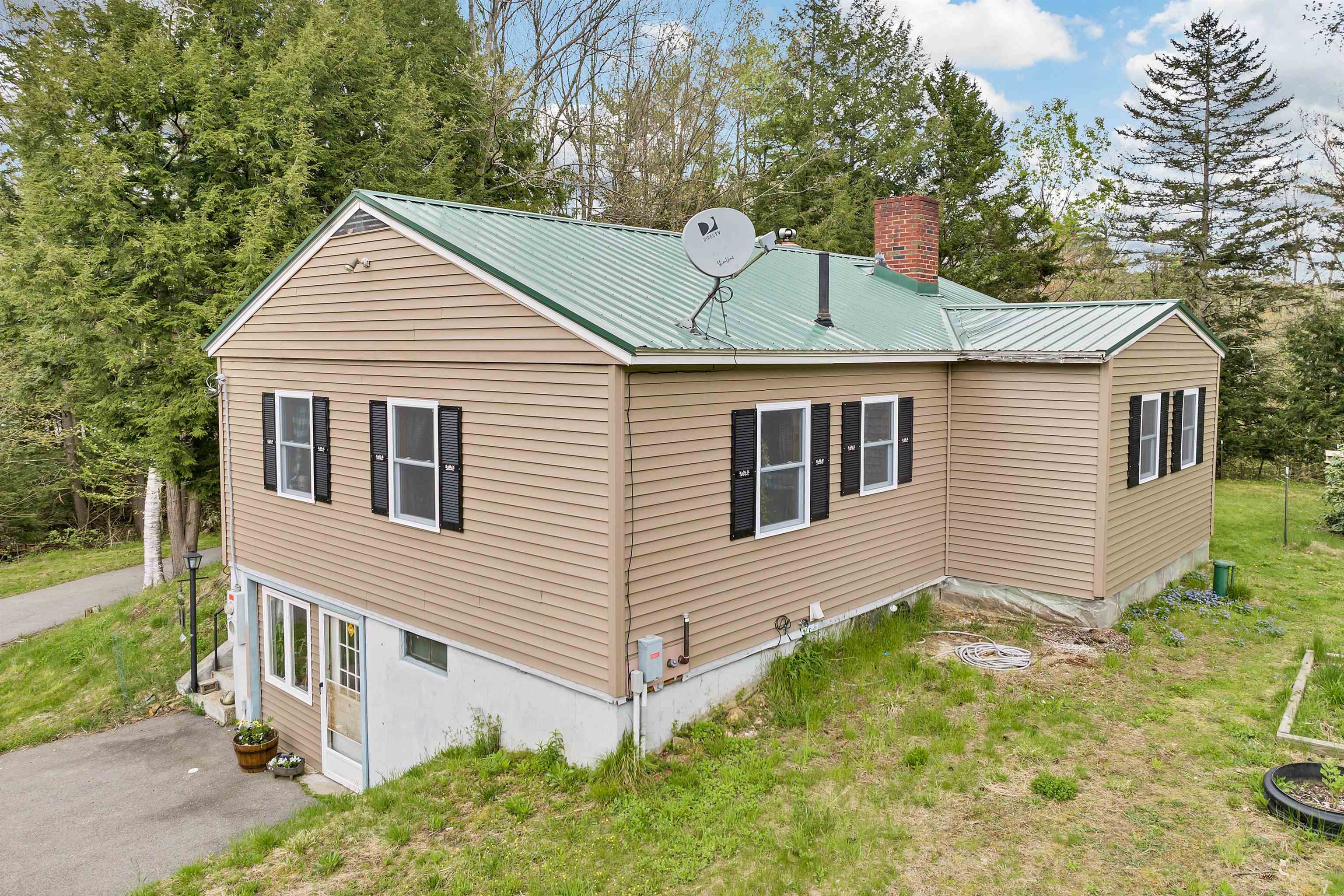 Property Photo: 209 Suncook Valley Highway NH 03234