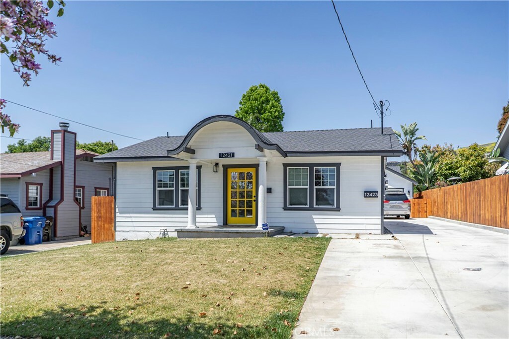 Property Photo:  12421 Howard Street  CA 90601 