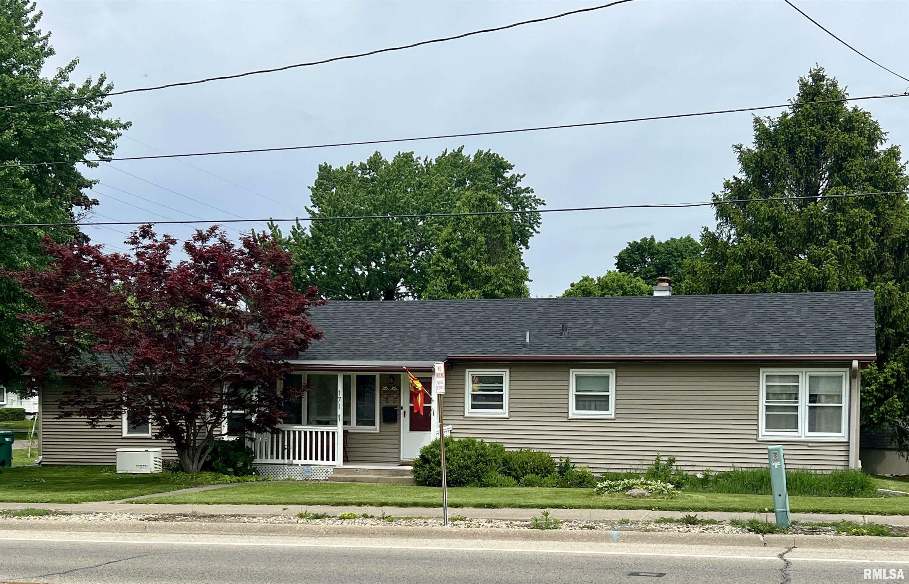 Property Photo:  171 W Fremont Street  IL 61401 