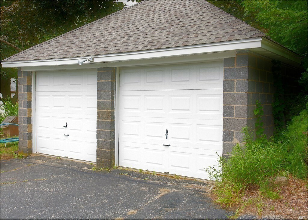 Property Photo: 36 Brookfield Rd MA 01518