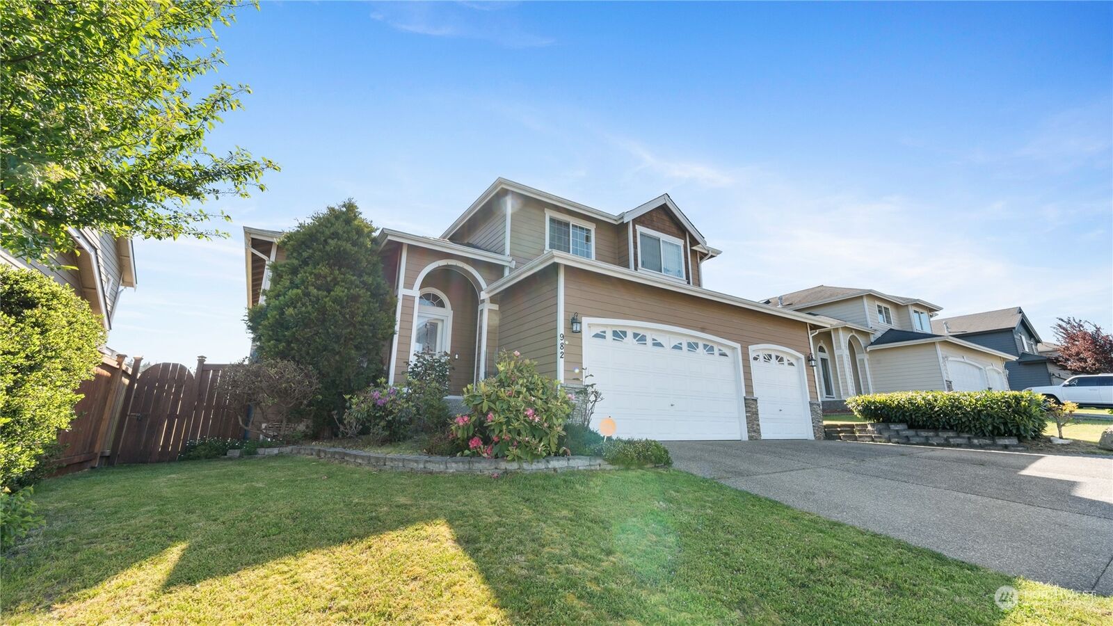 Property Photo:  982 NW Scenic Vista Street  WA 98277 