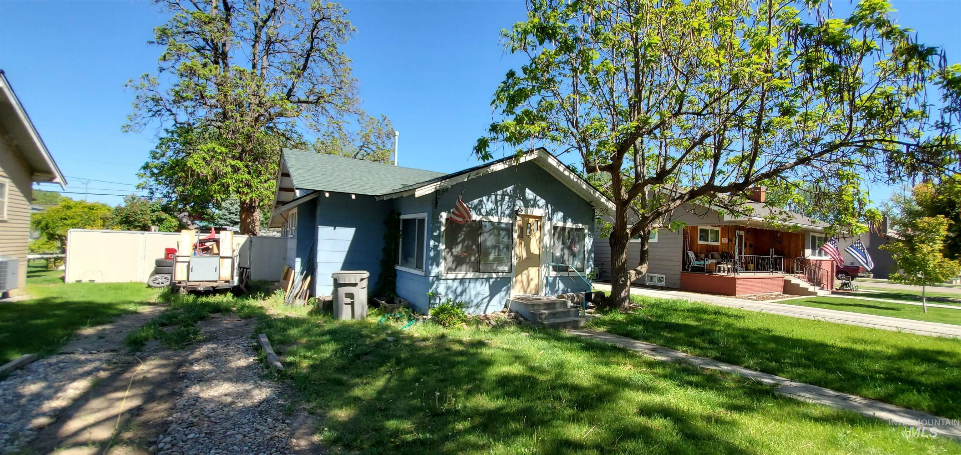 Property Photo:  507 6th Ave S  ID 83651-4158 