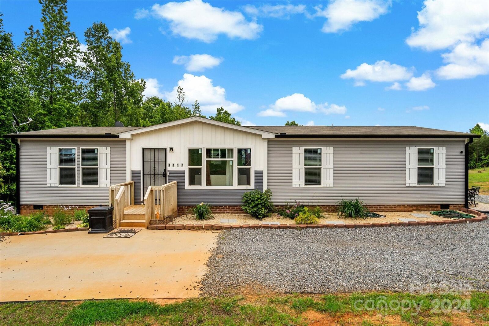 Property Photo:  1117 Rutherford Drive  NC 28761