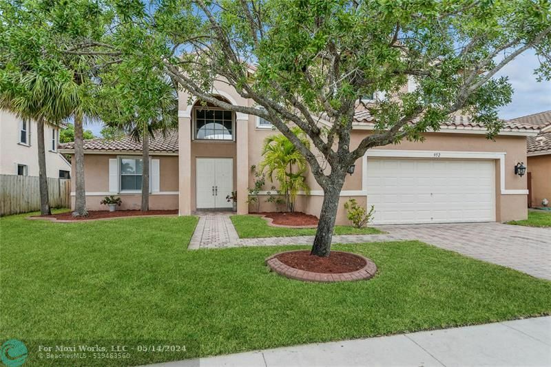 Property Photo:  952 SW 191st Ave  FL 33029 