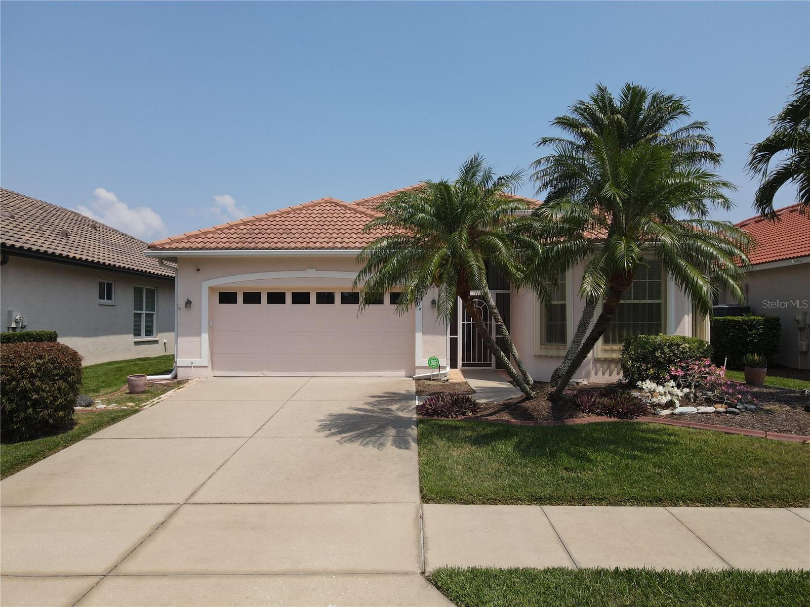 Property Photo: 804 Derbyshire Drive FL 34285