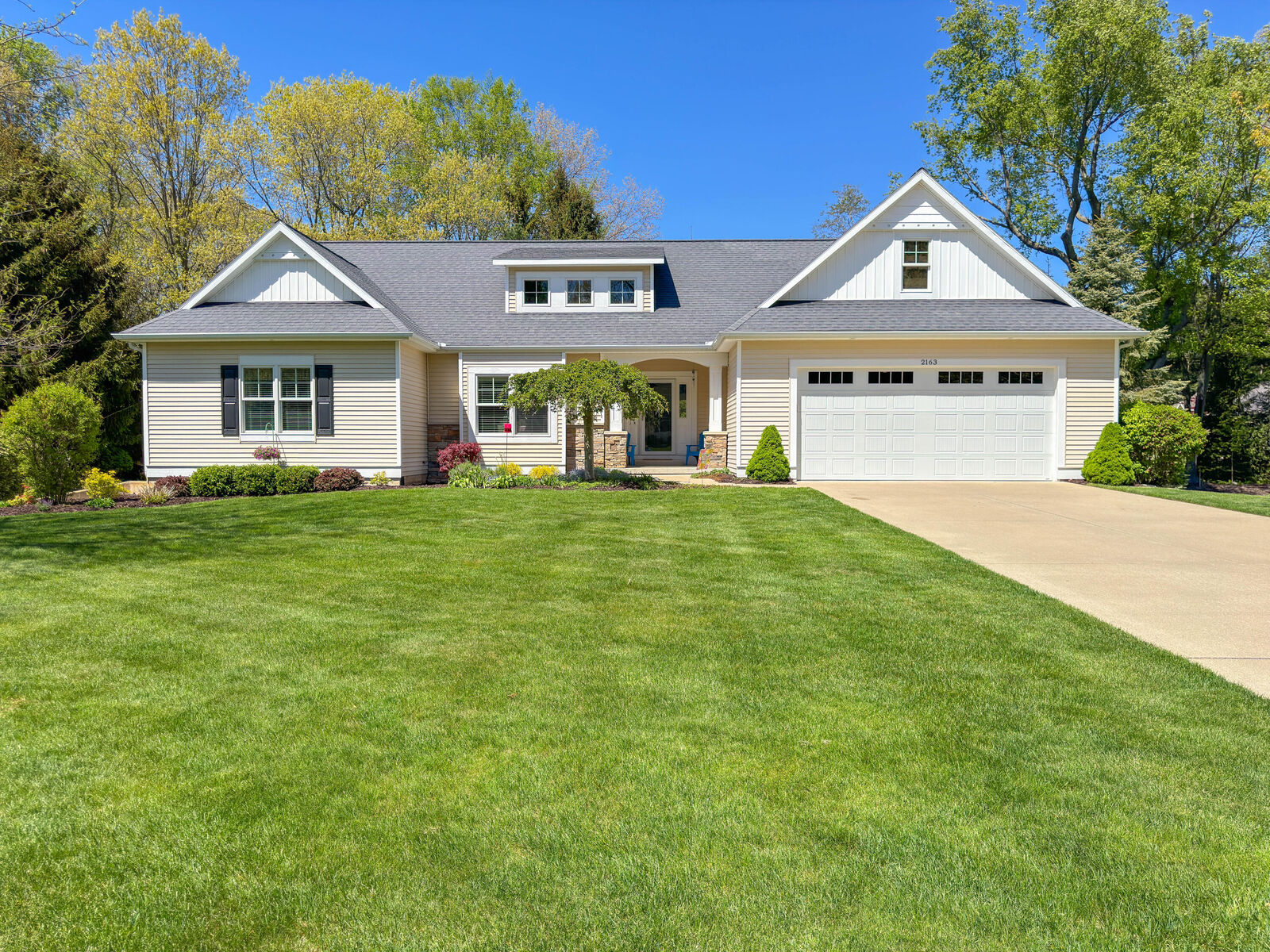 Property Photo:  2163 Leigh Court  MI 49424 