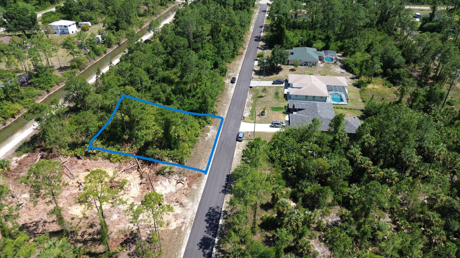 Property Photo:  2116 Jackson Avenue  FL 33920 