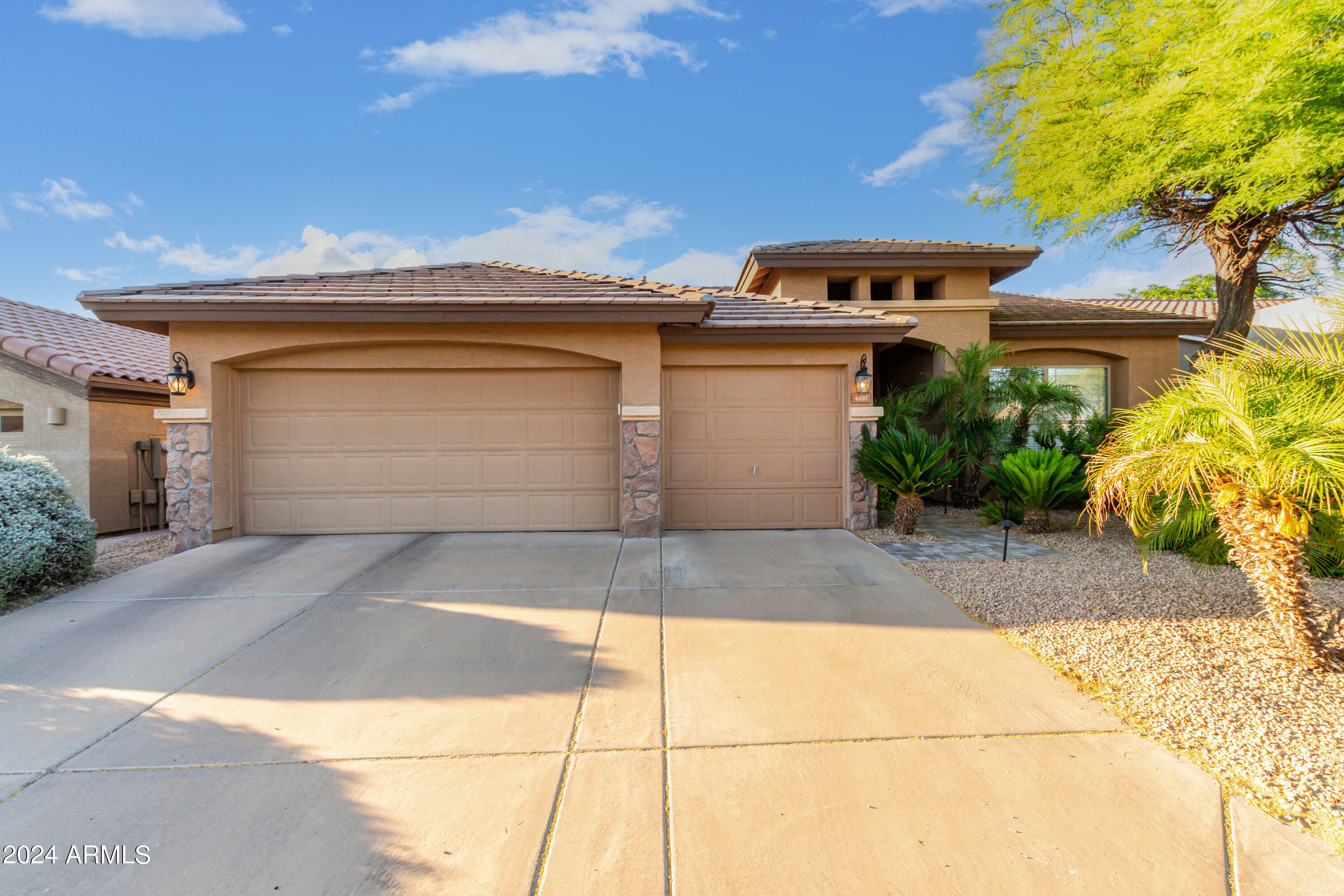 Property Photo:  4410 E Lariat Lane  AZ 85050 