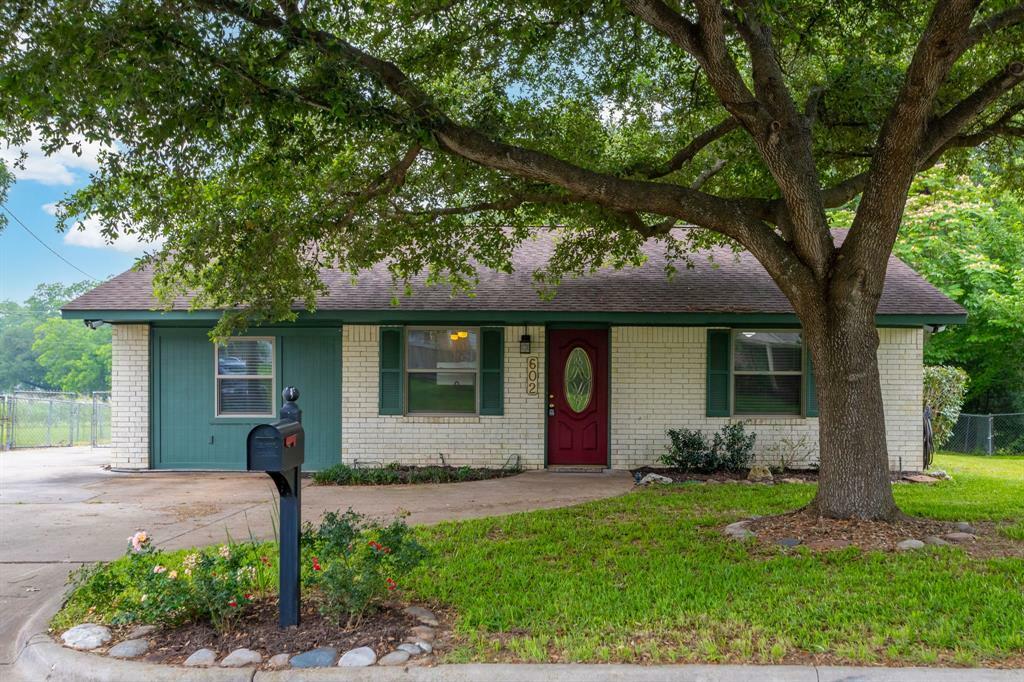 Property Photo: 602 Hillside Drive TX 77833