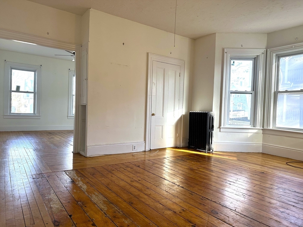 Property Photo:  33 Russell Street  MA 01609 