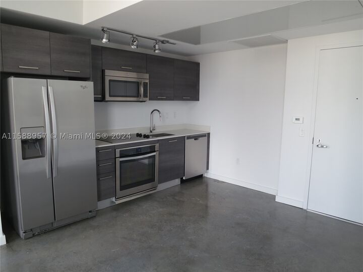 Property Photo:  151 SE 1 St 1704  FL 33131 