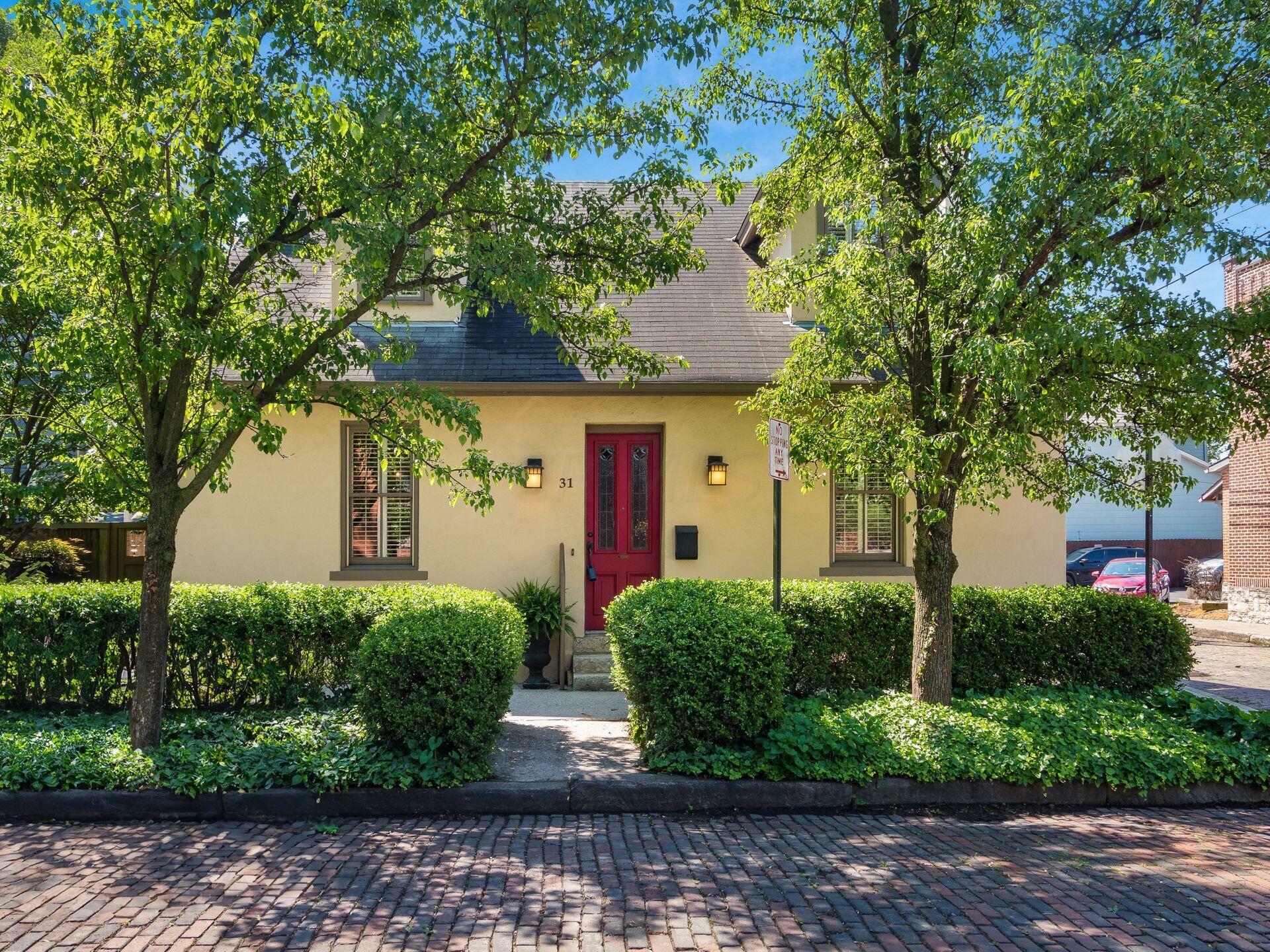 Property Photo: 31 E Kossuth Street OH 43206
