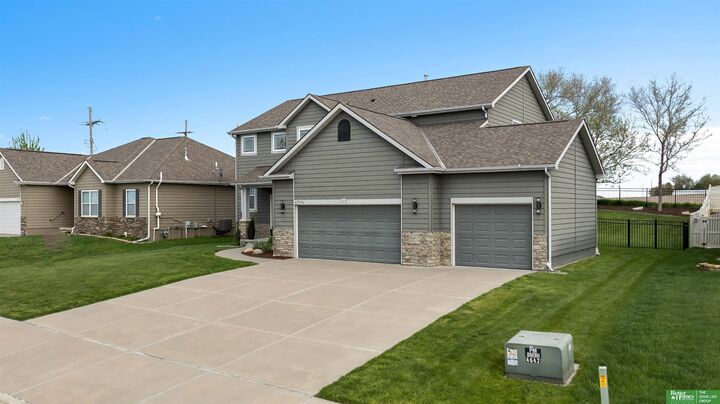 House for sale in Bellevue 4704 Sheridan Road, Bellevue, NE 68133