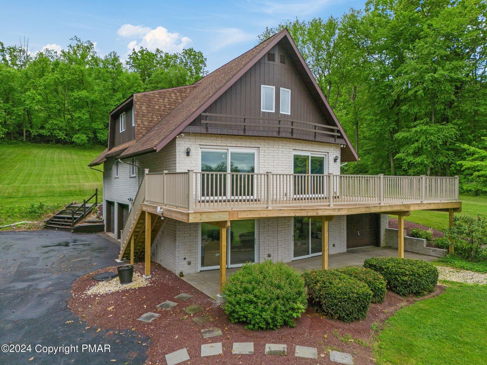 Property Photo:  7726 Herstra Court  PA 18066 