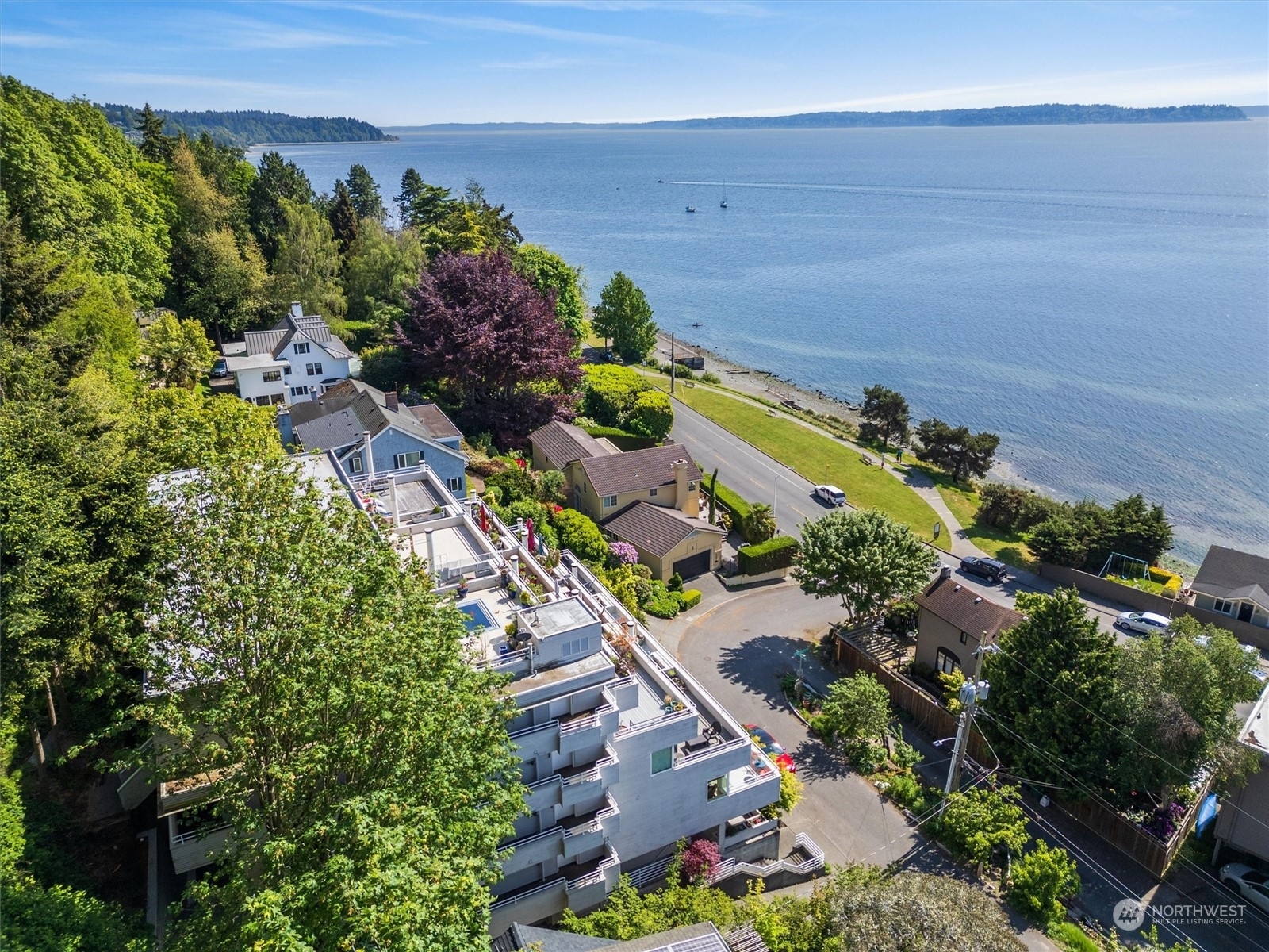 Property Photo: 4248 Chilberg Avenue SW 101 WA 98116