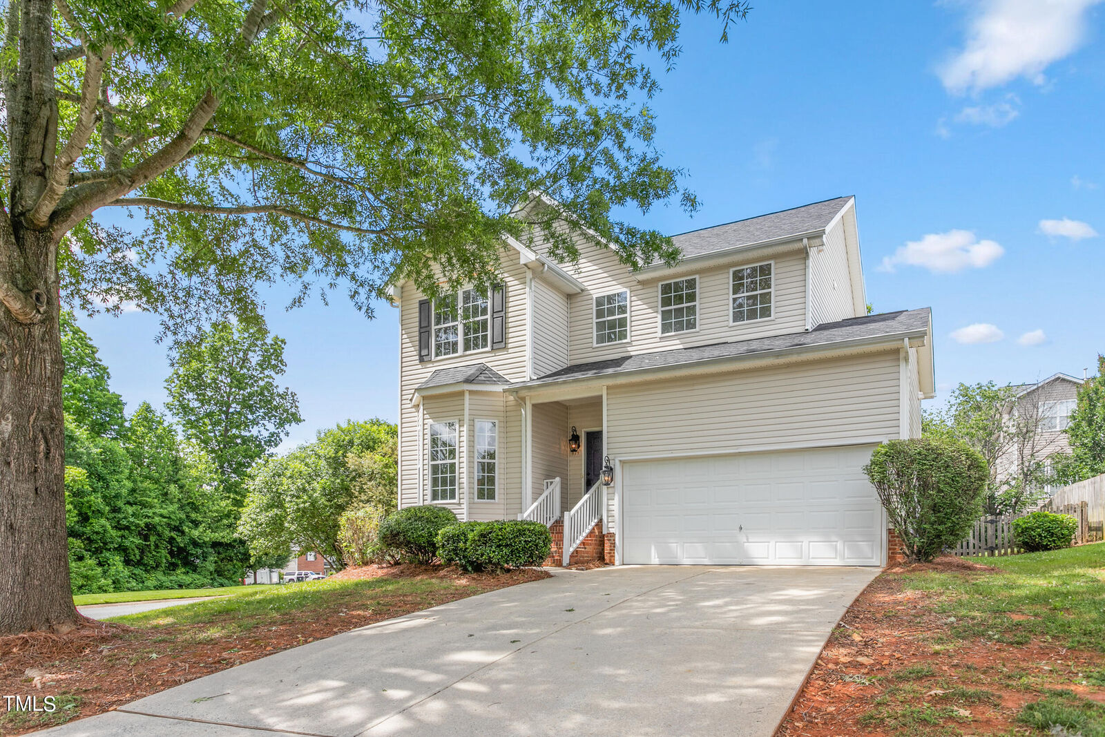 Property Photo: 414 Sunland Drive NC 27302
