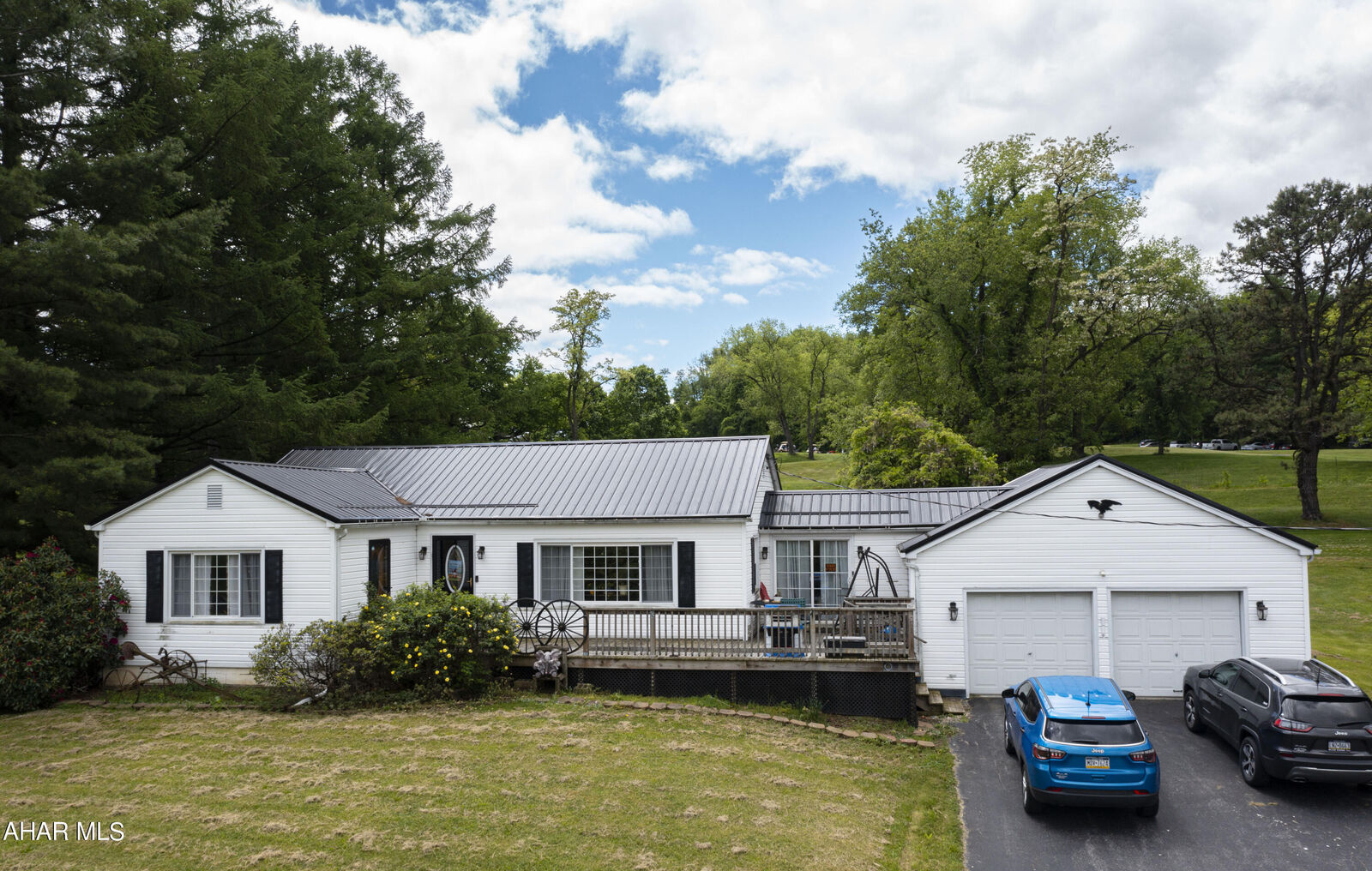 Property Photo: 198 Cross Cove Road PA 16673