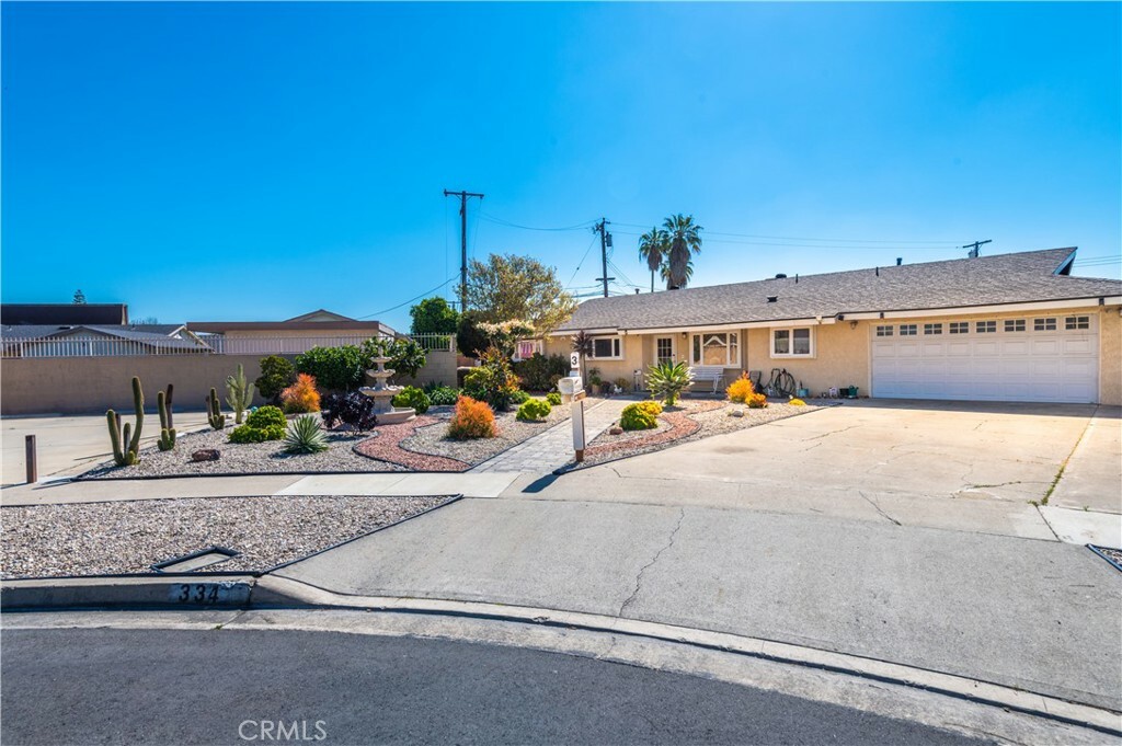 Property Photo:  334 E Bluebell Place  CA 92802 