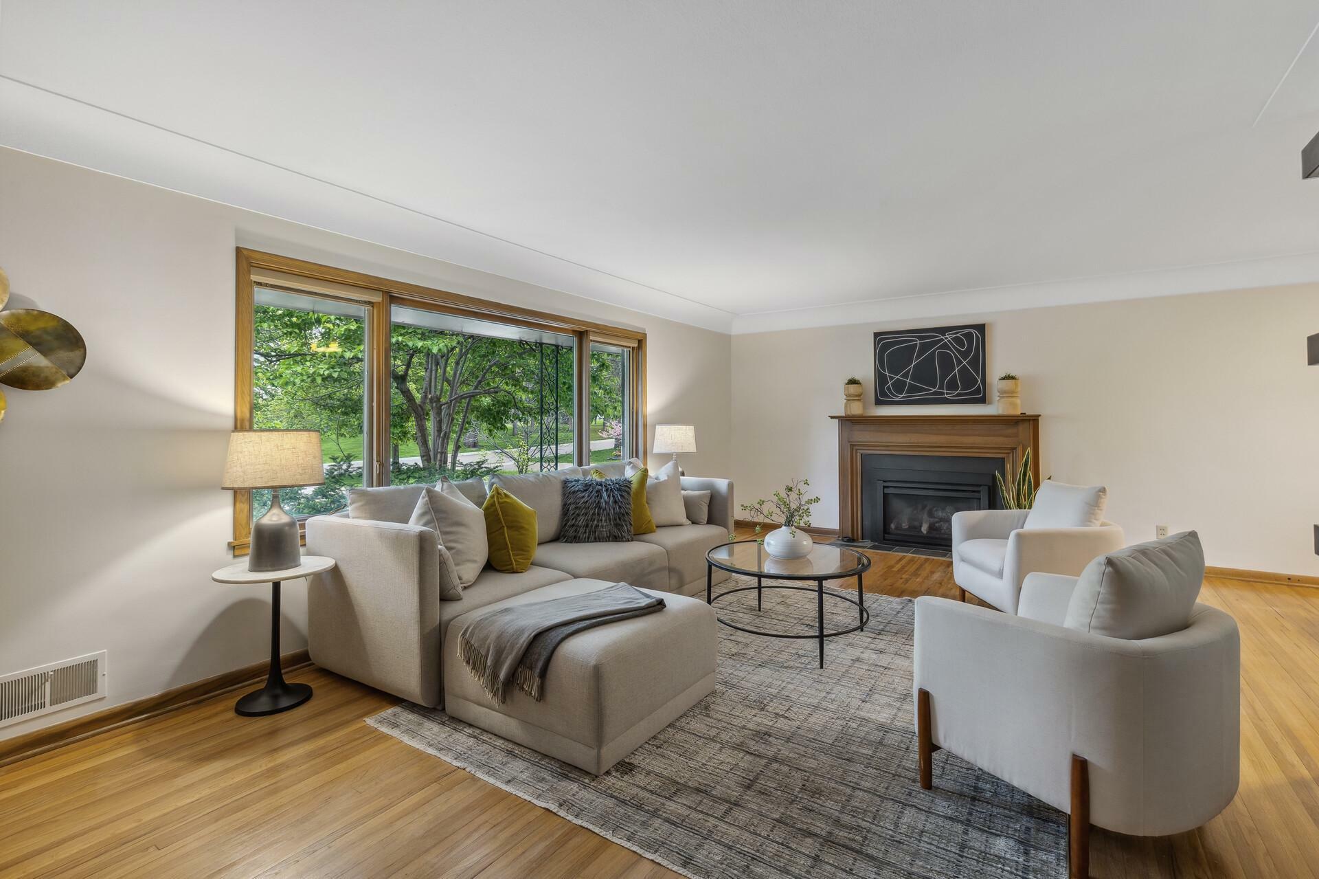 Property Photo: 140 Meadowbrook Road MN 55343