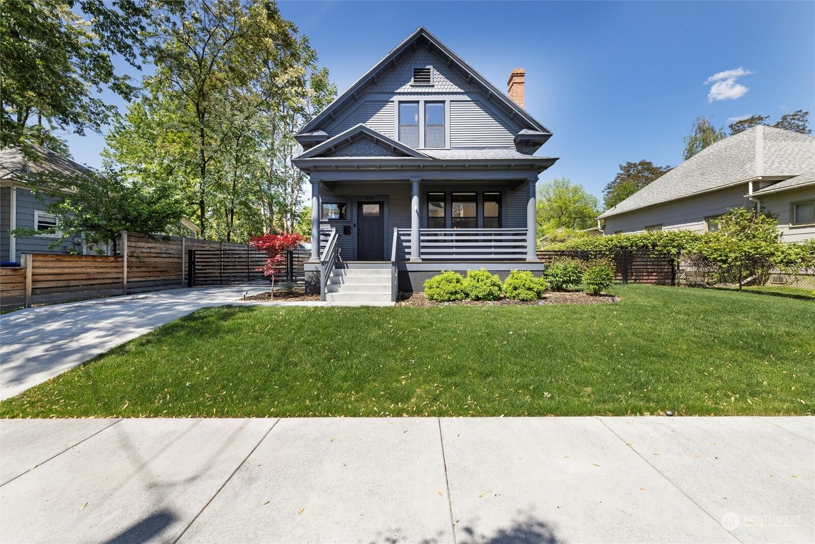 Property Photo:  531 Newell Street  WA 99362 