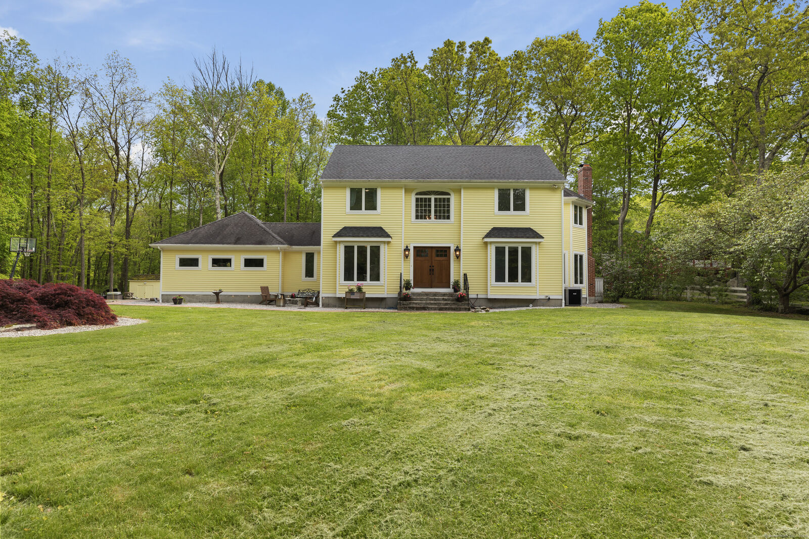 Property Photo:  24 Madison Hollow  CT 06419 
